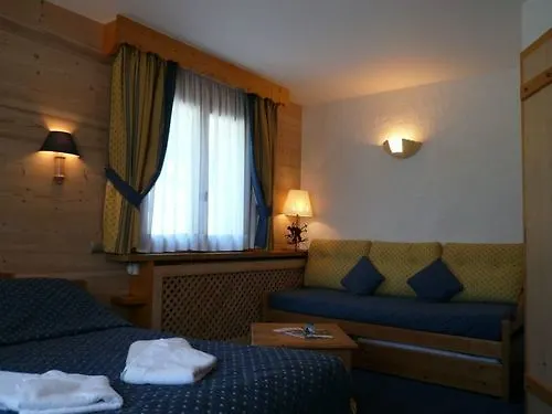 ****  Hotel Restaurant 