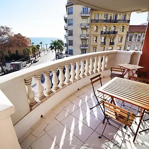 https://domes-residence-piscine.fr-provencehotel.com